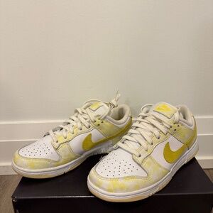 Nike Dunk Low women's 7